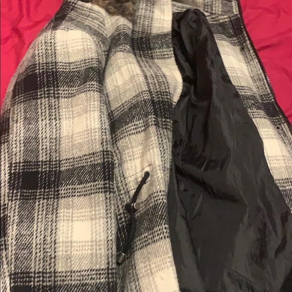 coat - Picture 2 of 2